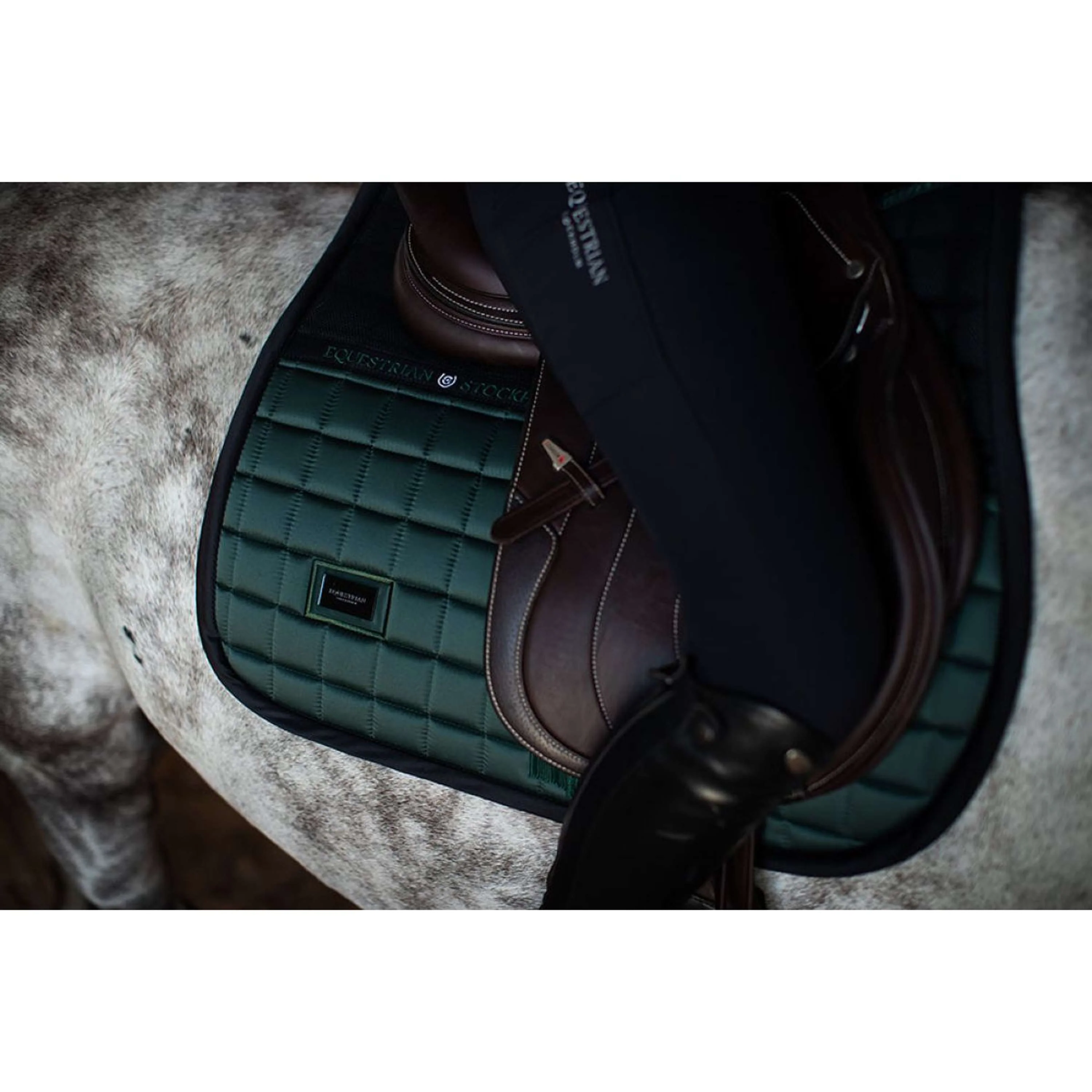 Equestrian Stockholm Sottosella Sportive saltando Sycamore Green - Image 4